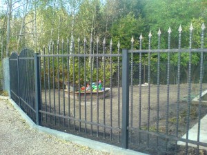 Забор кованый