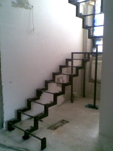 Каркас металлический для лестницы