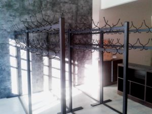 вешалка-металлическая