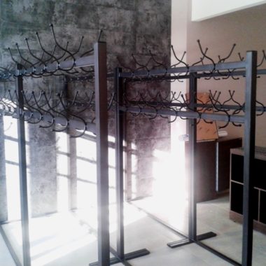 вешалка-металлическая